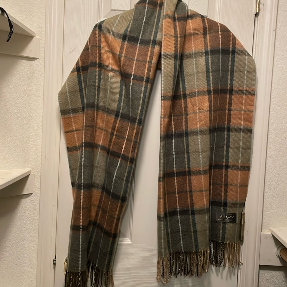 NWOT-30” W x 80” L Brown Plaid Scarf/Wrap